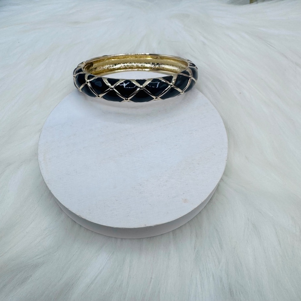 Black & Gold  Design Thick Enamel Bangle Bracelet - Picture 4 of 6
